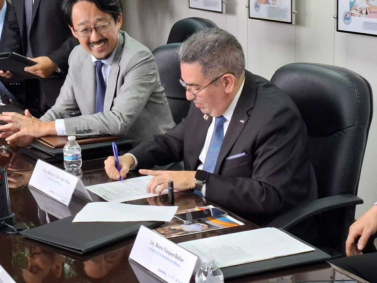 Firma de convenio entre Instituto Ohno, ASEMEJA e ICATECH